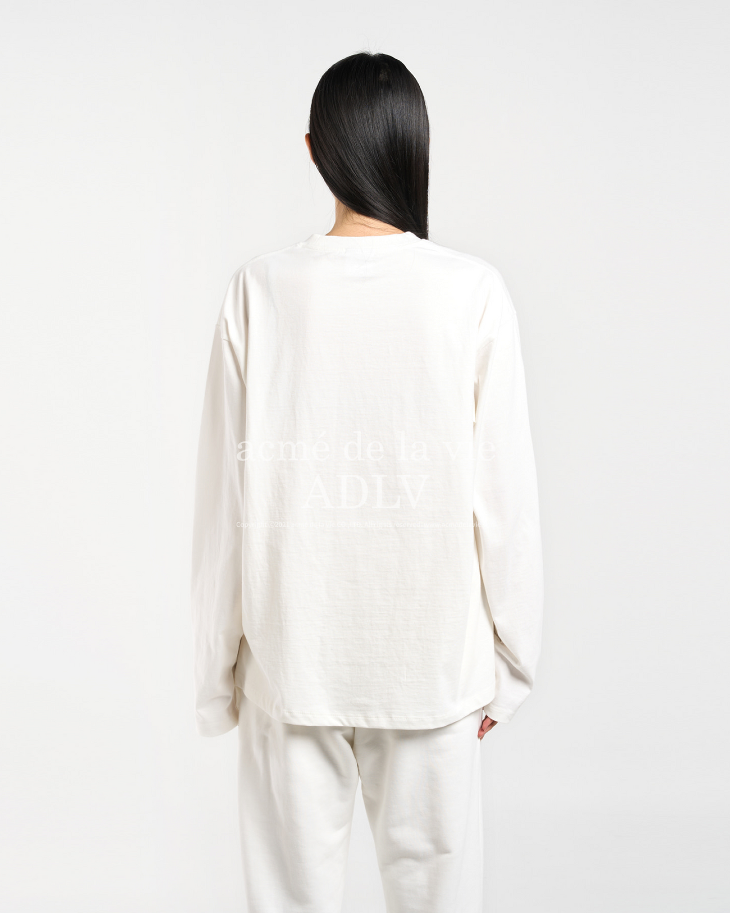 RAINBOW GRADATION ARTWORK LONG SLEEVE T-SHIRT CREAM