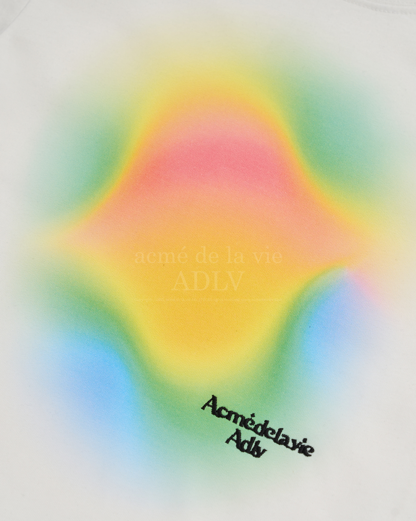 RAINBOW GRADATION ARTWORK CROP TOP SHORT SLEEVE T-SHIRT
CREAM