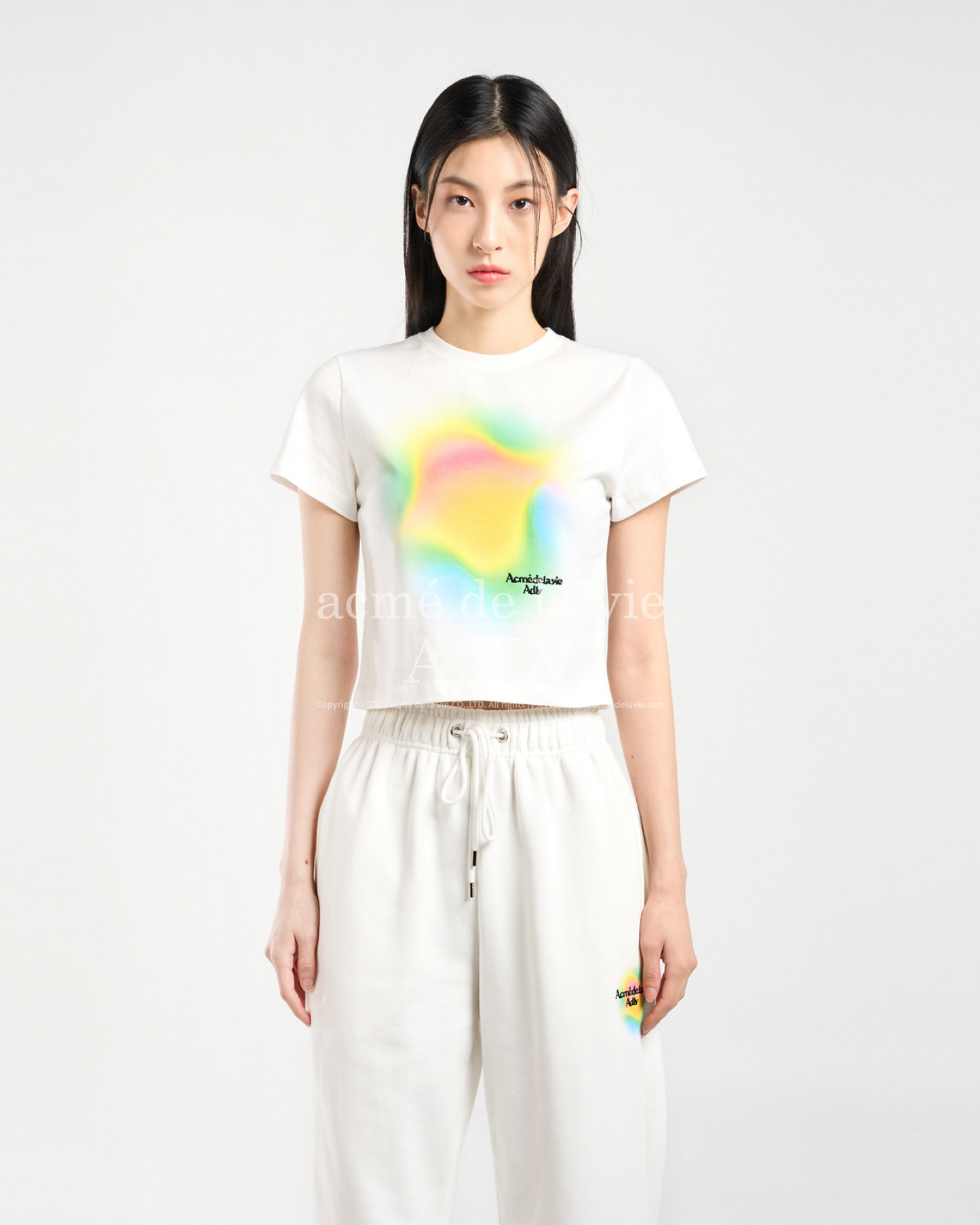 RAINBOW GRADATION ARTWORK CROP TOP SHORT SLEEVE T-SHIRT
CREAM