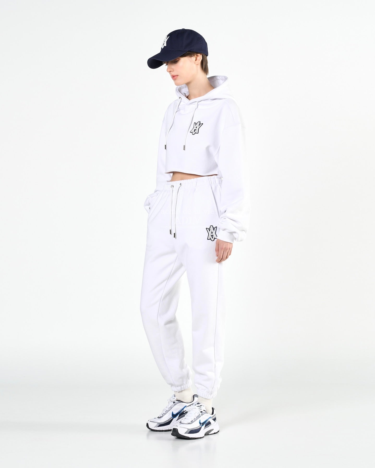 ADLV x LISA A LOGO EMBLEM PATCH CROP HOODIE (WHITE)