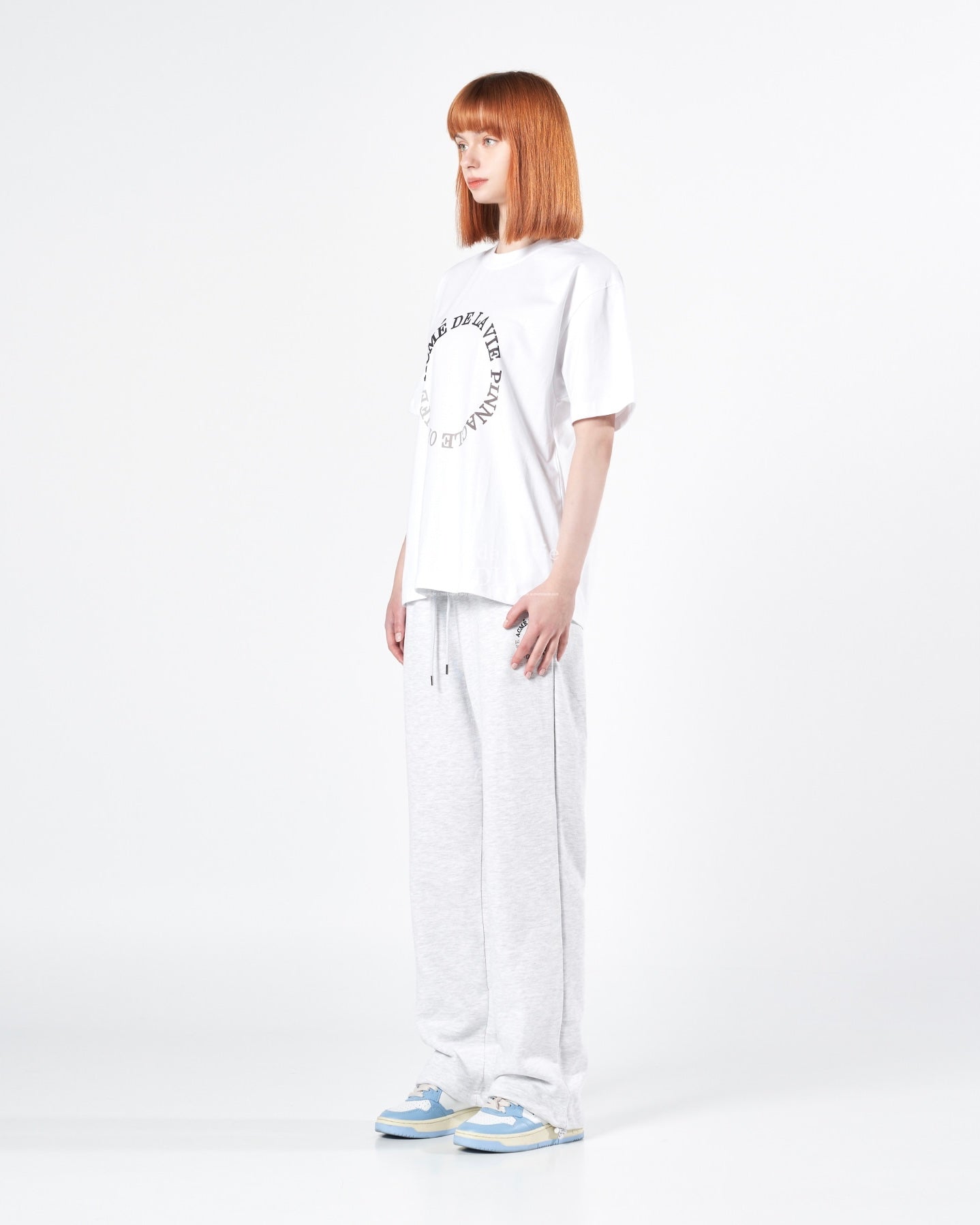 ADLV x LISA CIRCLE LOGO ARTWORK BASIC SHORT SLEEVE T-SHIRT (WHITE)