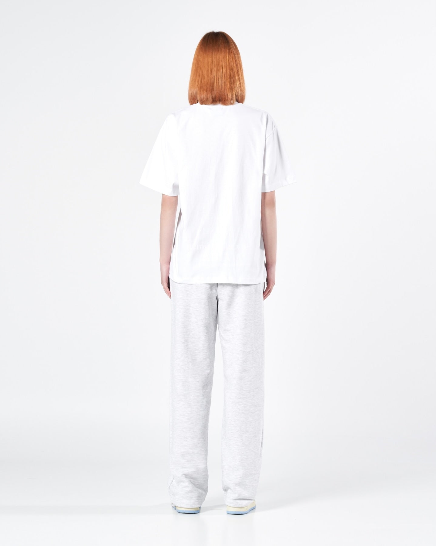 ADLV x LISA CIRCLE LOGO ARTWORK BASIC SHORT SLEEVE T-SHIRT (WHITE)