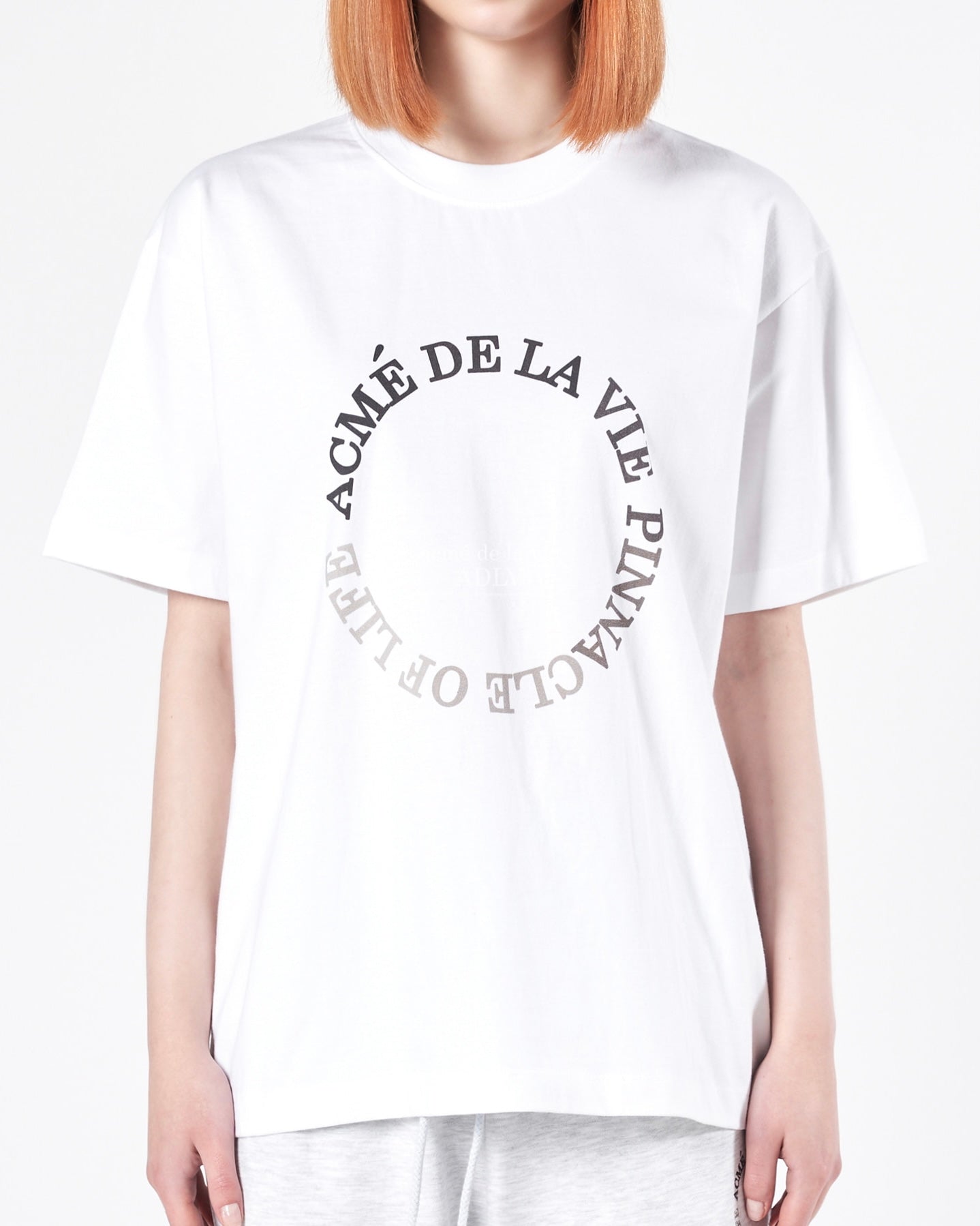 ADLV x LISA CIRCLE LOGO ARTWORK BASIC SHORT SLEEVE T-SHIRT (WHITE)
