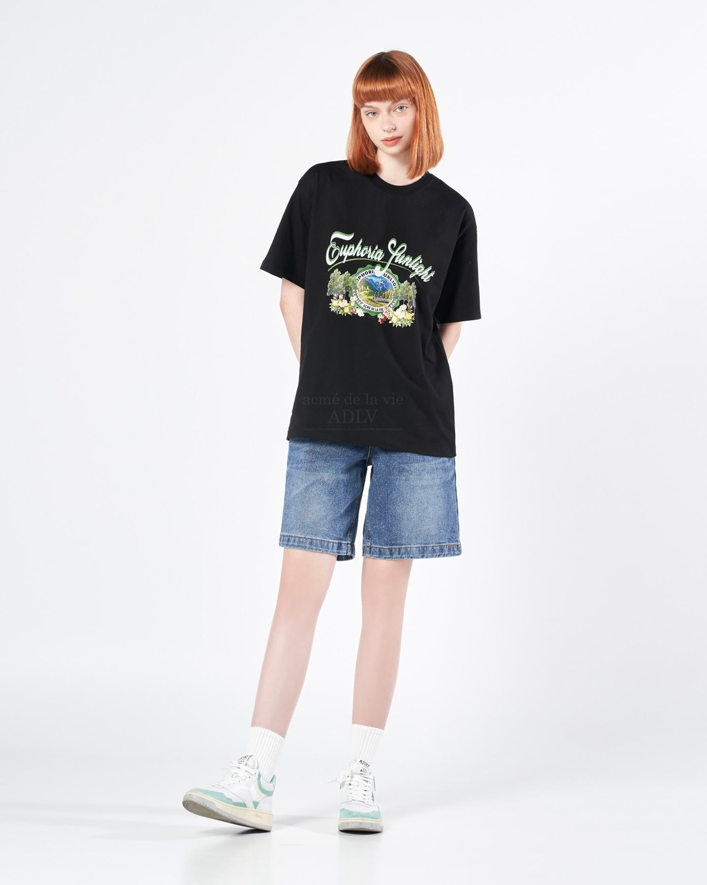 ADLV x LISA GREENERY ARTWORK BASIC SHORT SLEEVE T-SHIRT (BLACK)