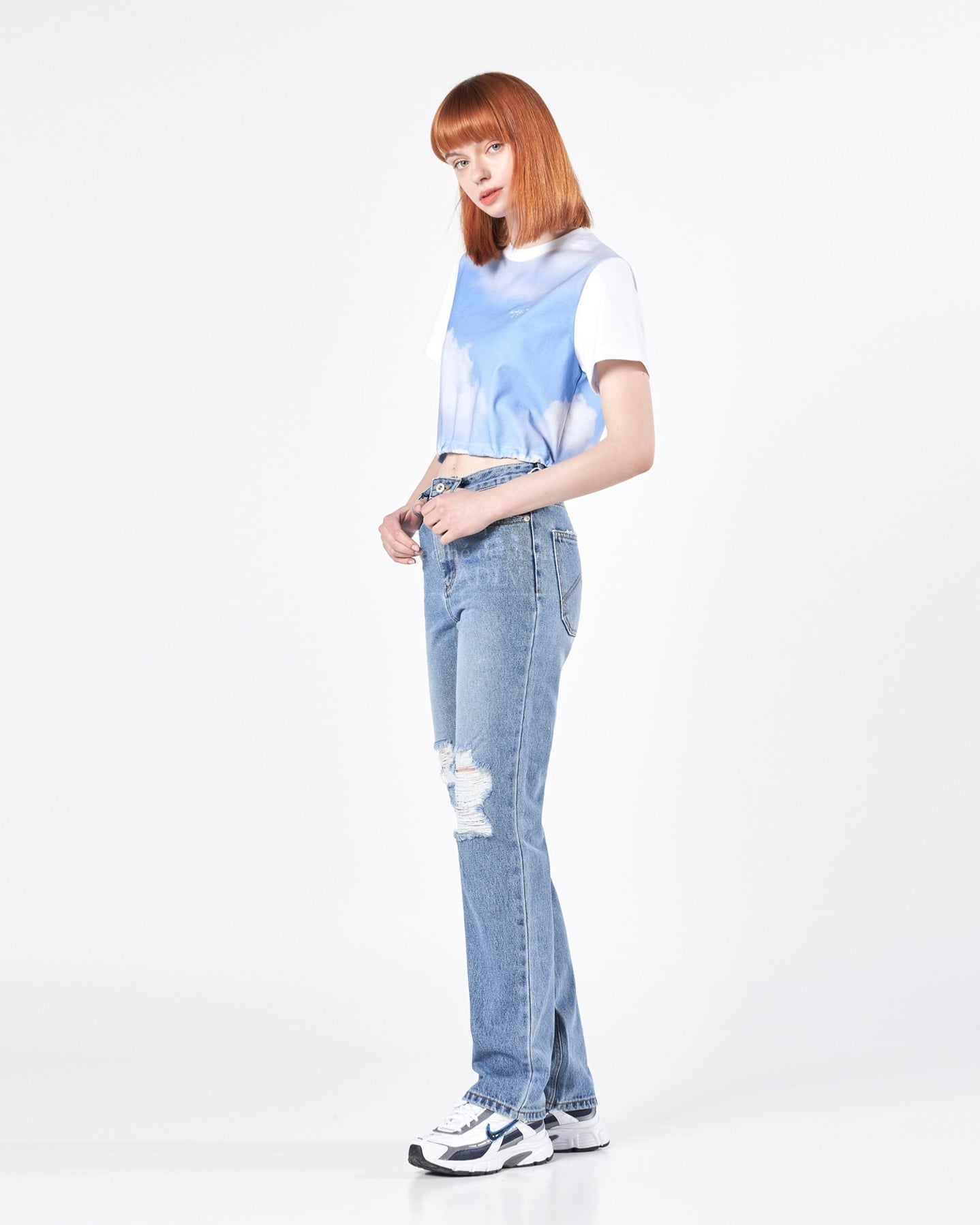 ADLV x LISA CLOUD ARTWORK CROP TOP SHORT SLEEVE T-SHIRT (WHITE)