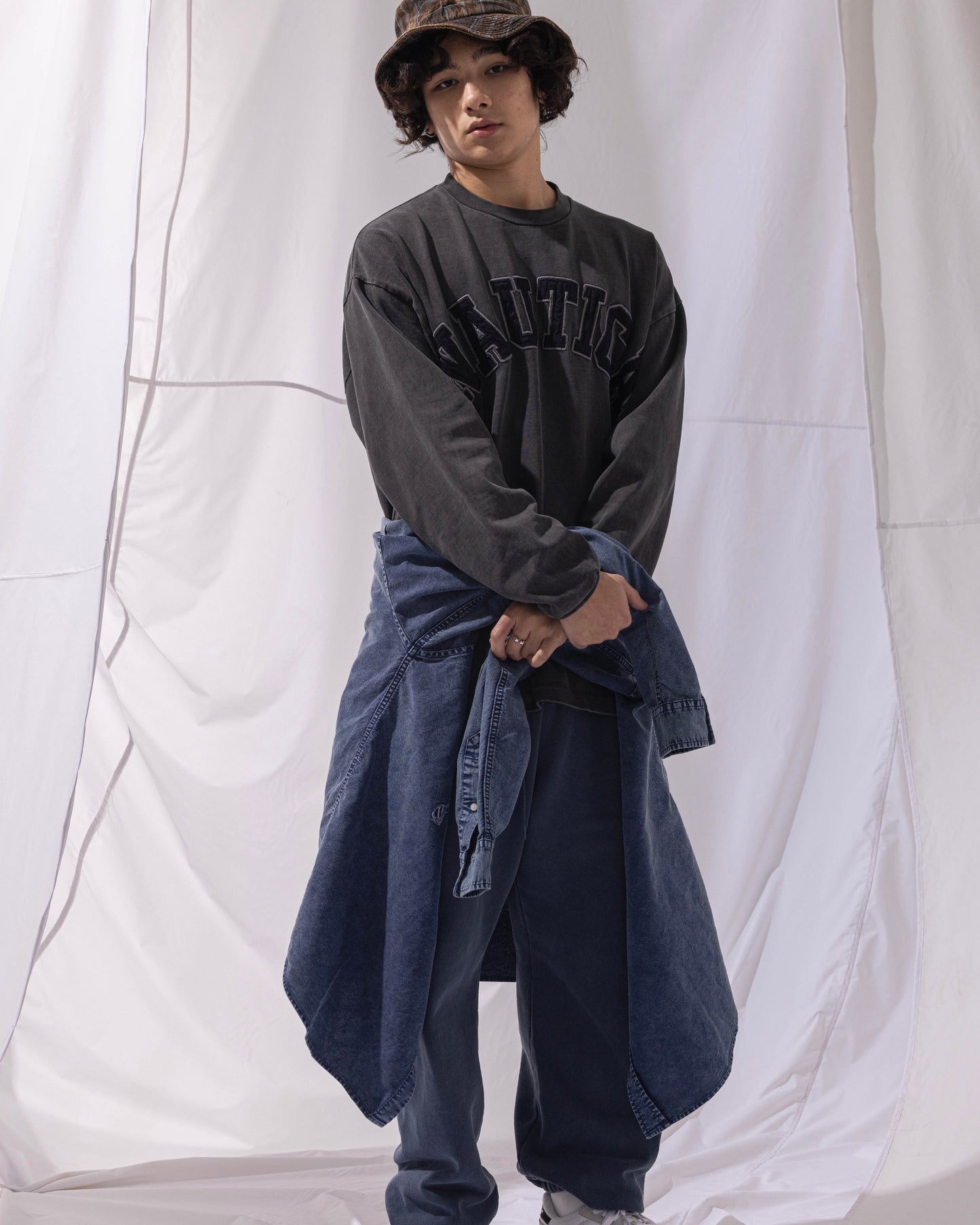 NAUTICA L/S T-SHIRTS TOO HEAVY GARMENT DYED ARCHLOGO L/S TEE (CHARCOAL, 01C)