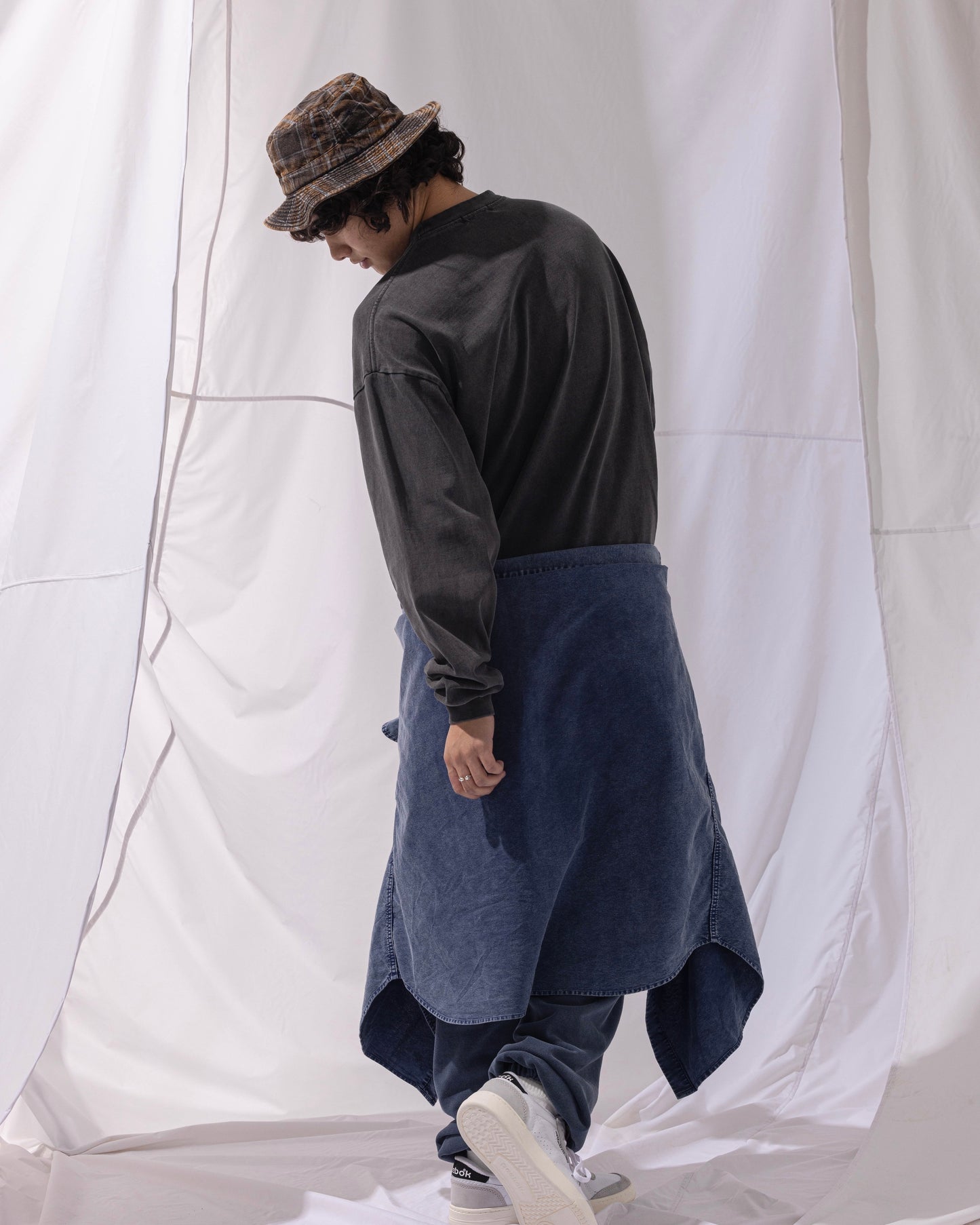 NAUTICA L/S T-SHIRTS TOO HEAVY GARMENT DYED ARCHLOGO L/S TEE (CHARCOAL, 01C)