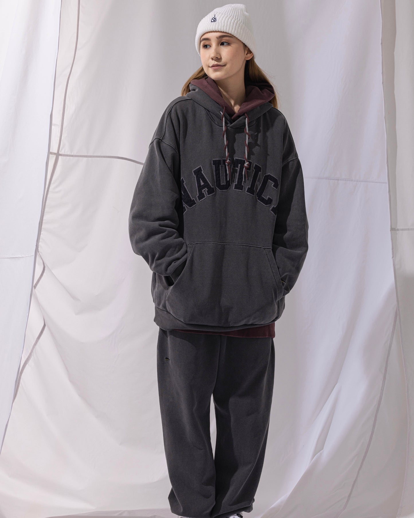 NAUTICA KNIT ACTIVE HEAVY WEIGHT SWEAT GARMENT DYED ARCHLOGO HOODIE (CHARCOAL, 01C)