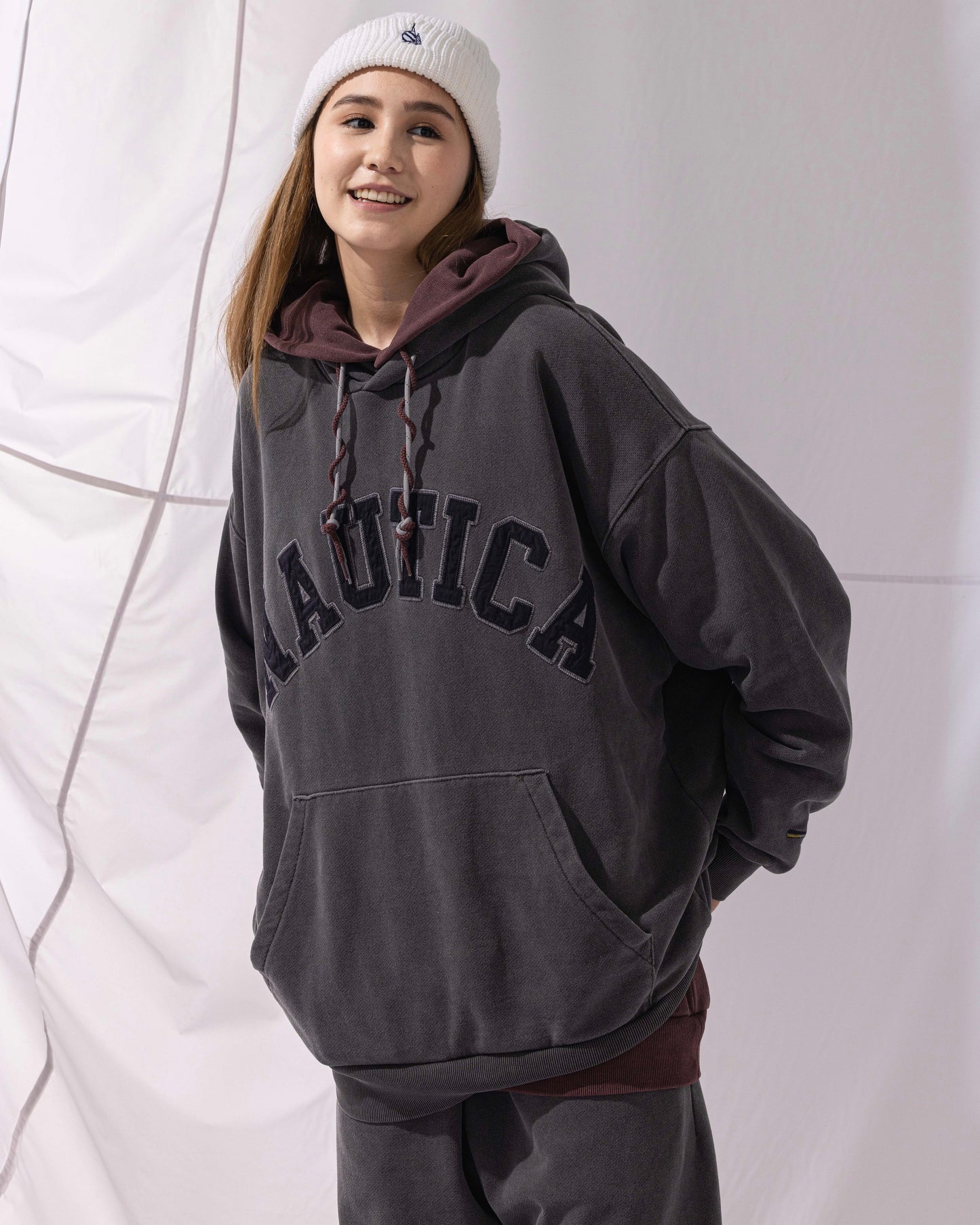 NAUTICA KNIT ACTIVE HEAVY WEIGHT SWEAT GARMENT DYED ARCHLOGO HOODIE (CHARCOAL, 01C)