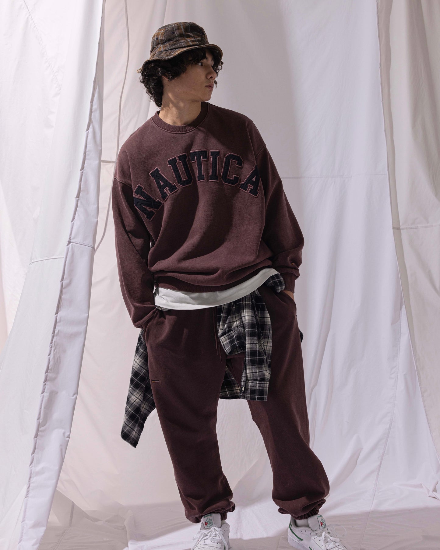 NAUTICA KNIT ACTIVE HEAVY WEIGHT SWEAT GARMENT DYED ARCHLOGO CREW (BURGUNDY, 6WW)