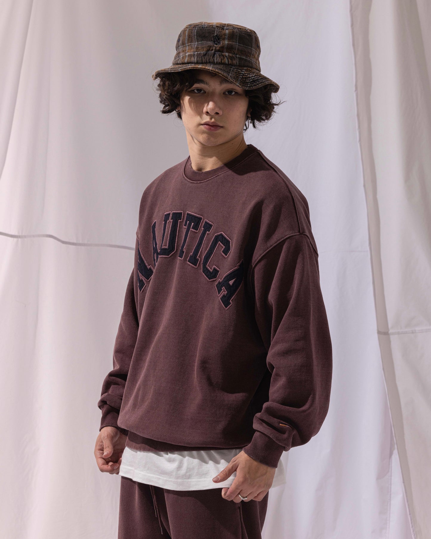 NAUTICA KNIT ACTIVE HEAVY WEIGHT SWEAT GARMENT DYED ARCHLOGO CREW (BURGUNDY, 6WW)