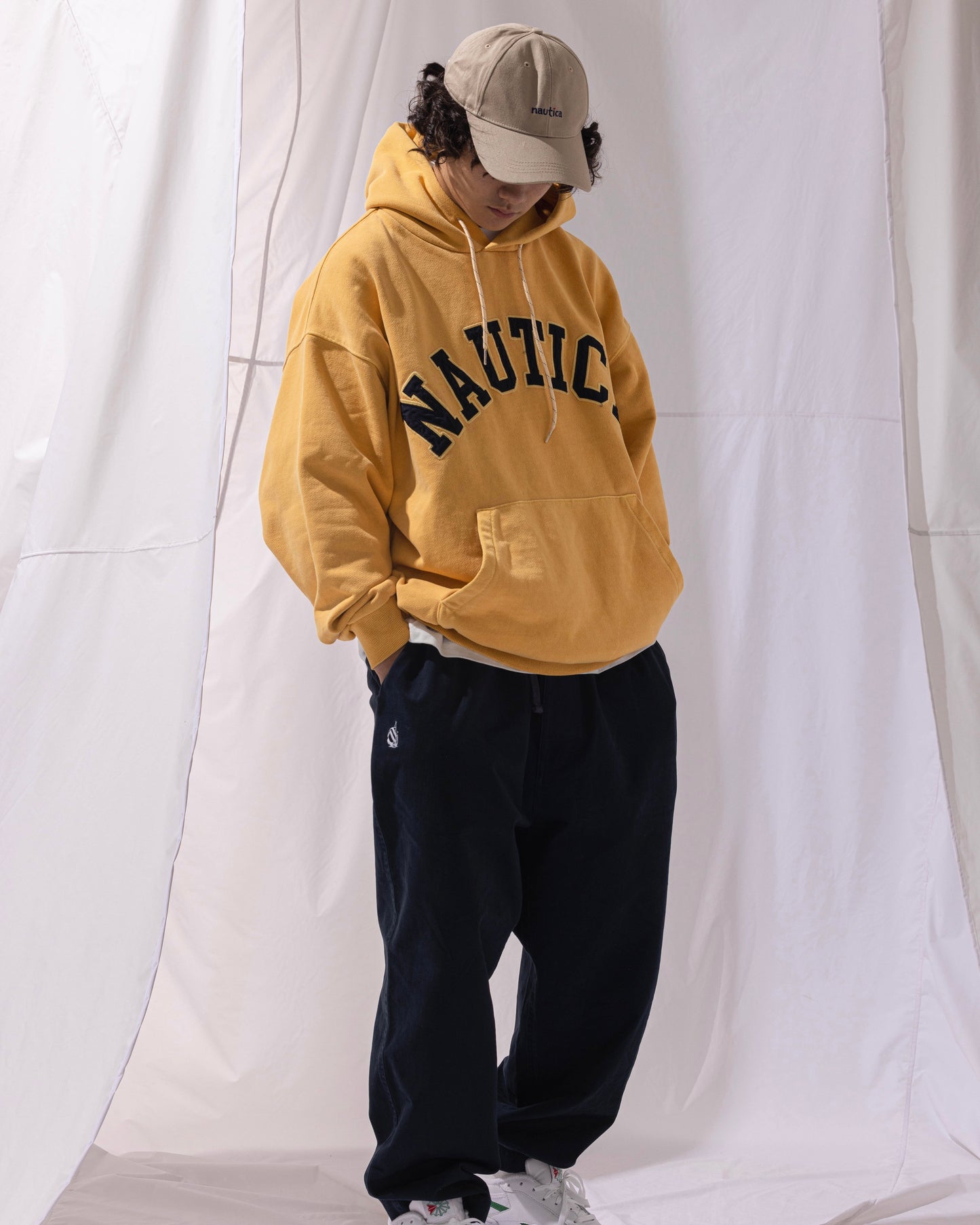 NAUTICA KNIT ACTIVE HEAVY WEIGHT SWEAT GARMENT DYED ARCHLOGO HOODIE (MASTARD, 7TW)