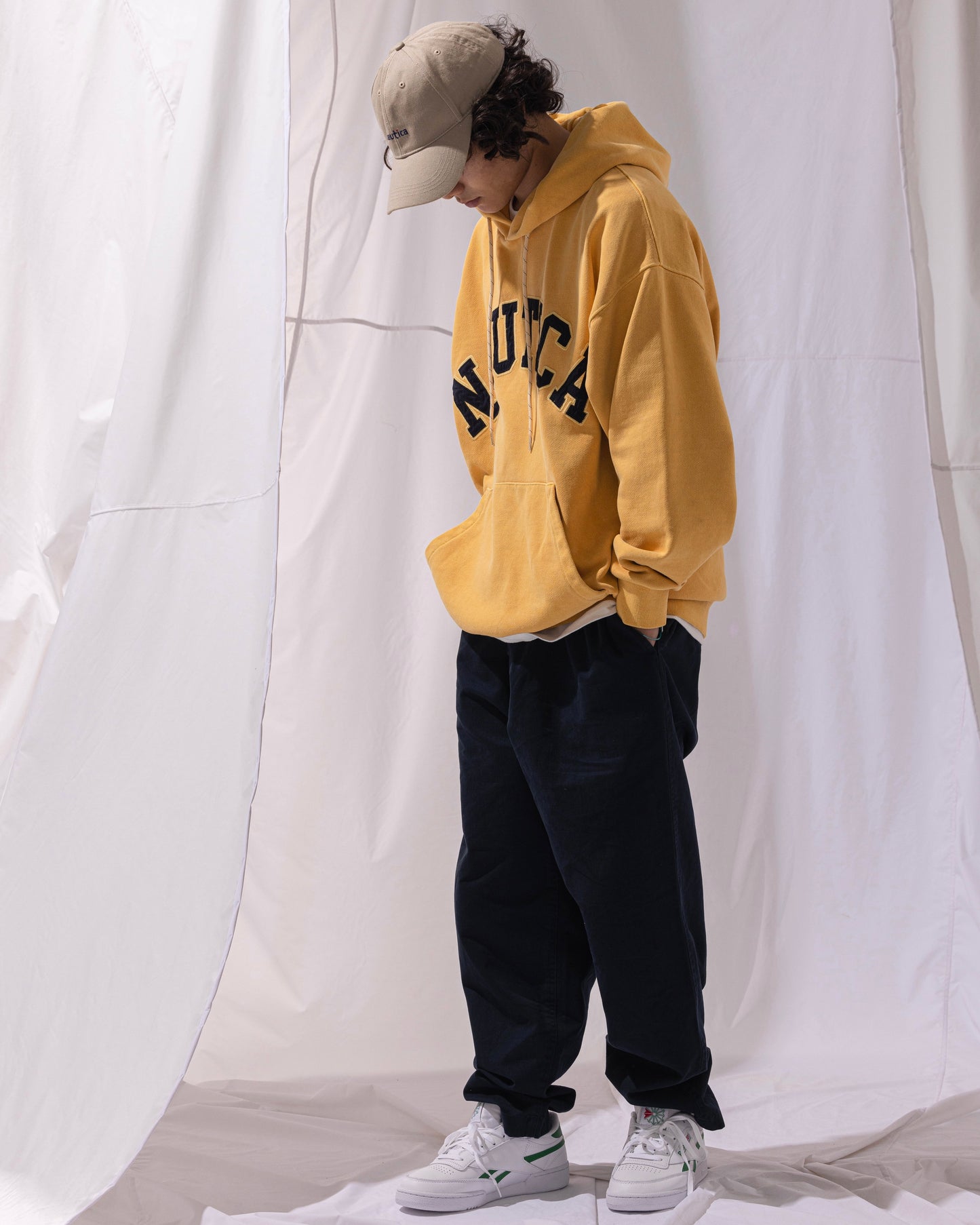NAUTICA KNIT ACTIVE HEAVY WEIGHT SWEAT GARMENT DYED ARCHLOGO HOODIE (MASTARD, 7TW)