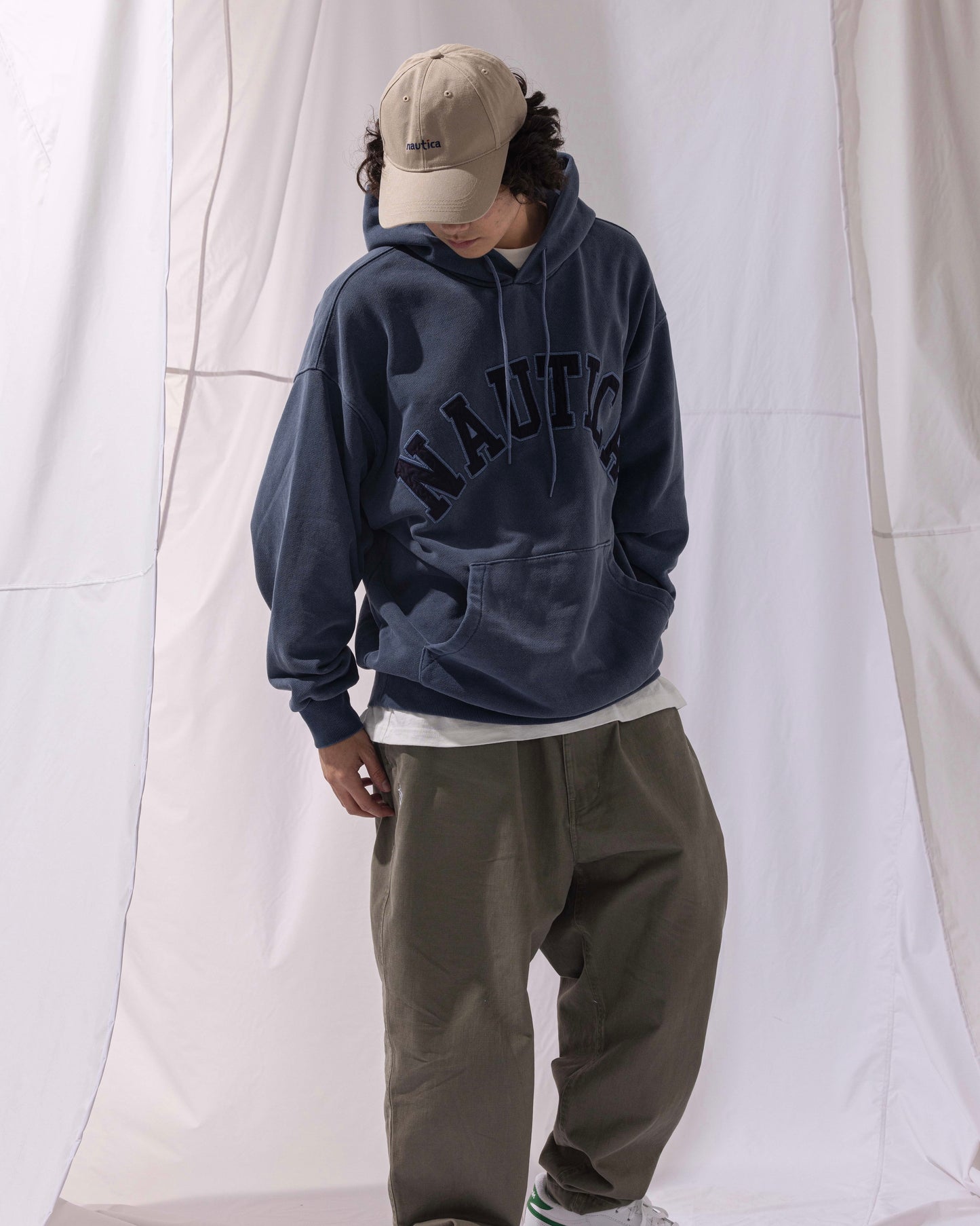 NAUTICA KNIT ACTIVE HEAVY WEIGHT SWEAT GARMENT DYED ARCHLOGO HOODIE (NAVY, 4NV)