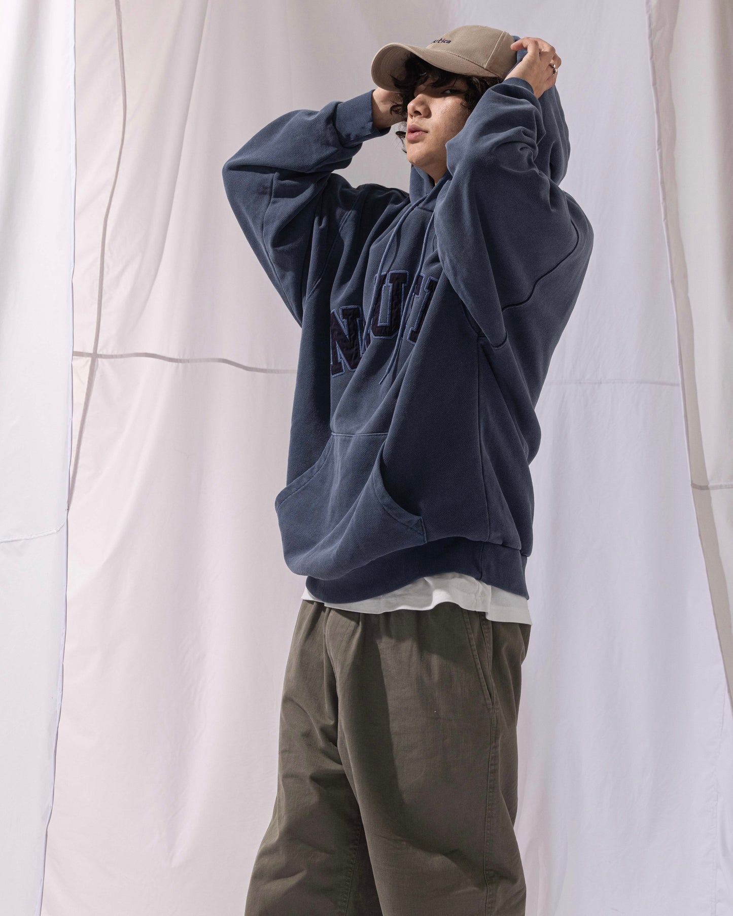 NAUTICA KNIT ACTIVE HEAVY WEIGHT SWEAT GARMENT DYED ARCHLOGO HOODIE (NAVY, 4NV)