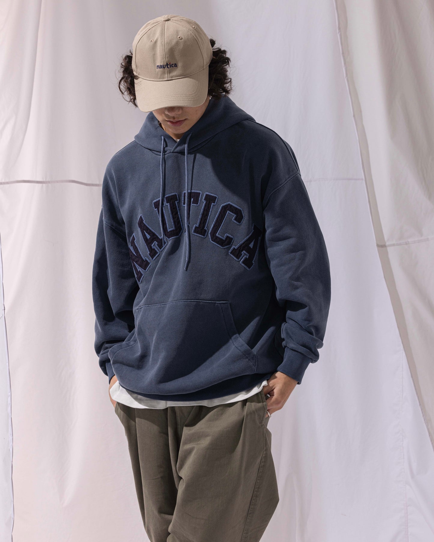 NAUTICA KNIT ACTIVE HEAVY WEIGHT SWEAT GARMENT DYED ARCHLOGO HOODIE (NAVY, 4NV)