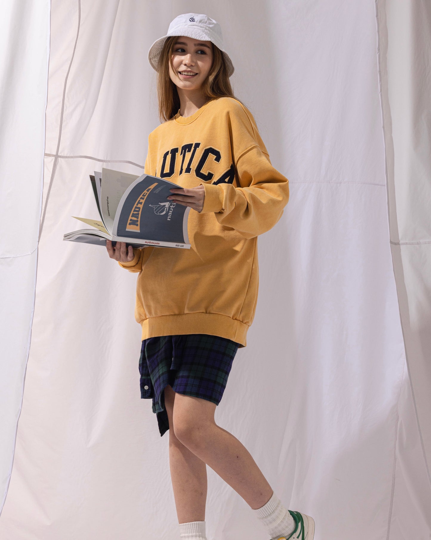 NAUTICA KNIT ACTIVE HEAVY WEIGHT SWEAT GARMENT DYED ARCHLOGO CREW (MASTARD, 7TW)