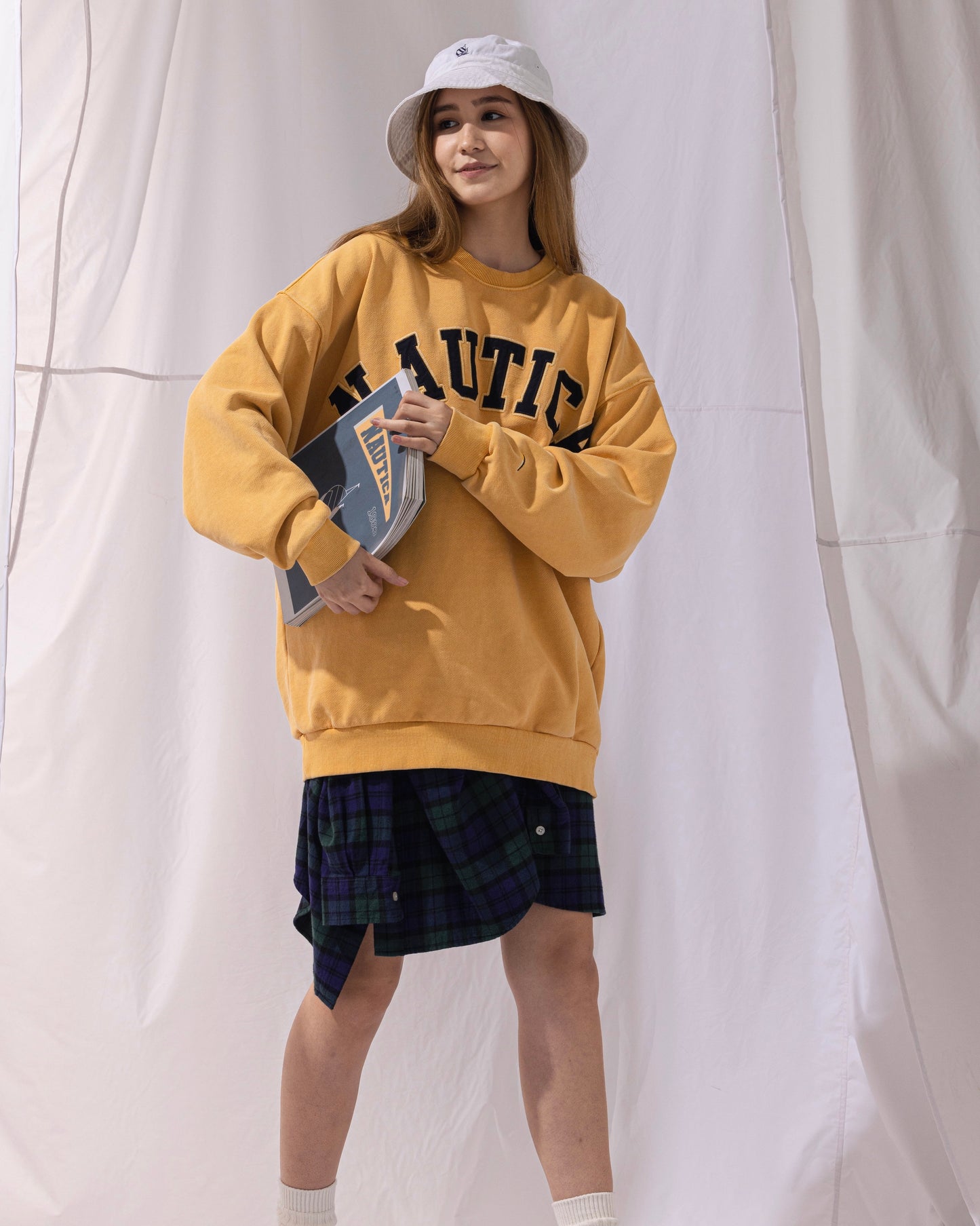 NAUTICA KNIT ACTIVE HEAVY WEIGHT SWEAT GARMENT DYED ARCHLOGO CREW (MASTARD, 7TW)