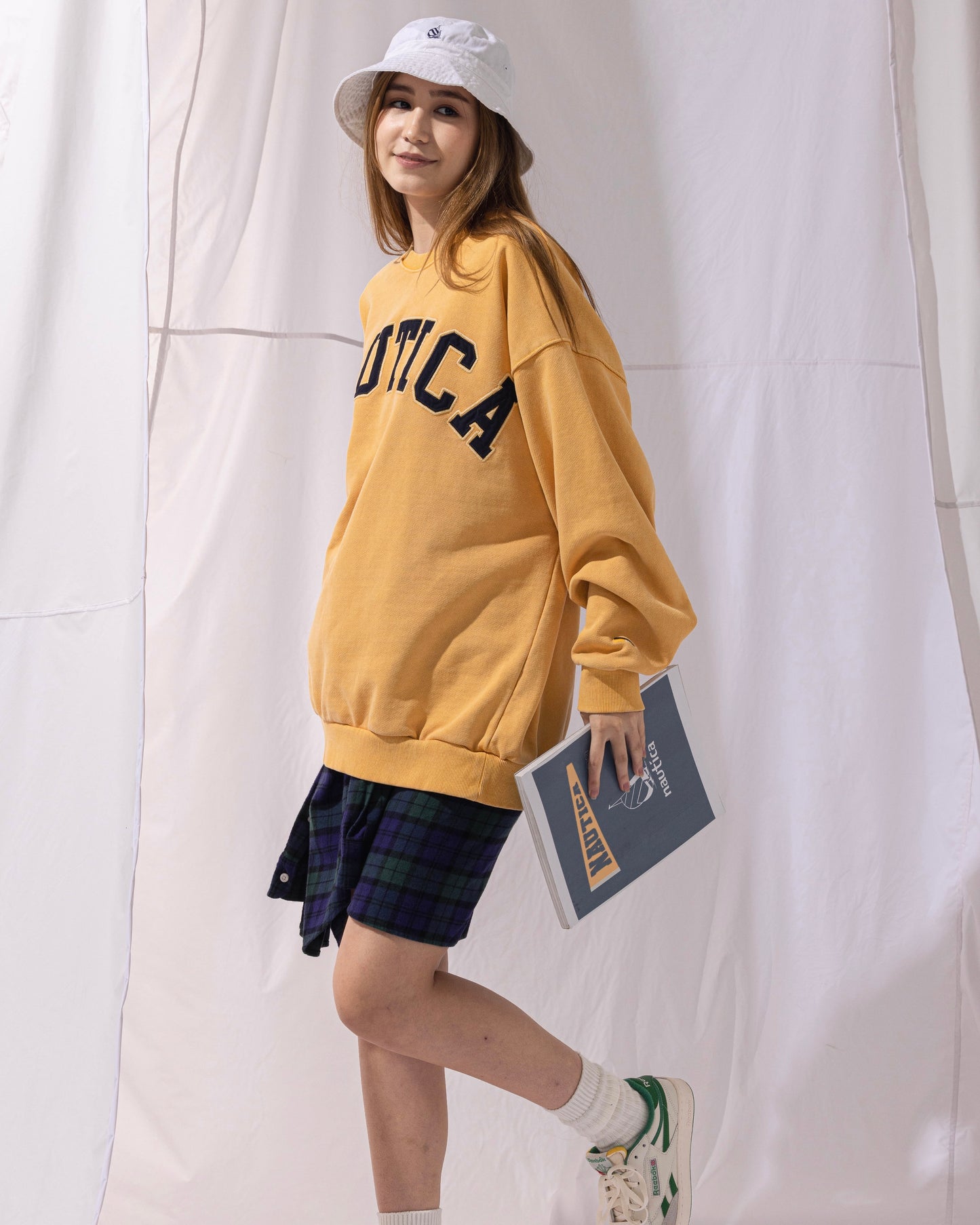 NAUTICA KNIT ACTIVE HEAVY WEIGHT SWEAT GARMENT DYED ARCHLOGO CREW (MASTARD, 7TW)