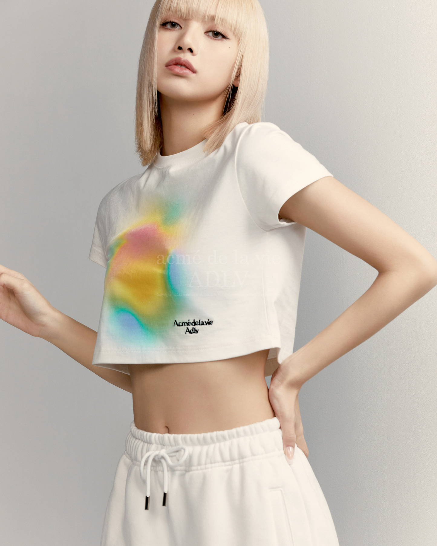 RAINBOW GRADATION ARTWORK CROP TOP SHORT SLEEVE T-SHIRT BLACK