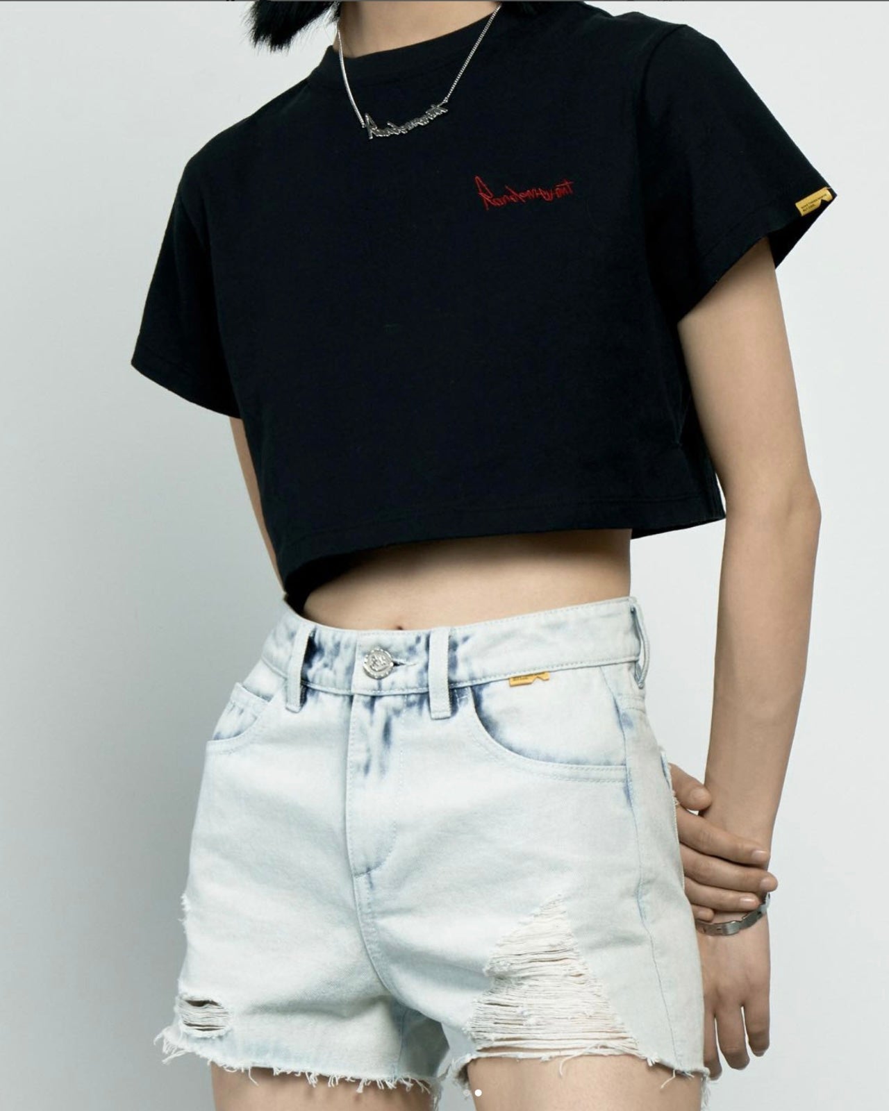 RANDOMEVENT SHORTS (WHITE)
