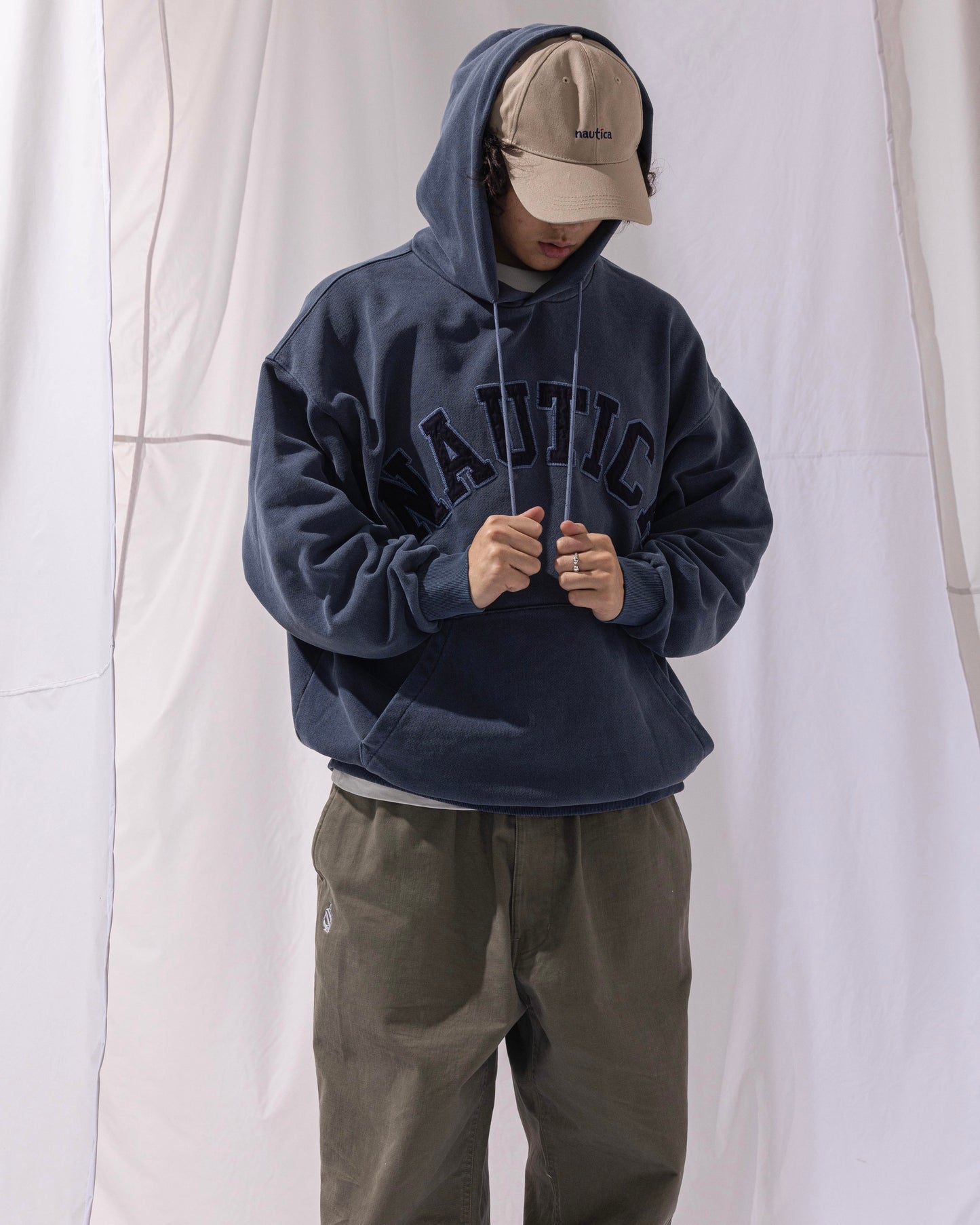 NAUTICA KNIT ACTIVE HEAVY WEIGHT SWEAT GARMENT DYED ARCHLOGO HOODIE (NAVY, 4NV)