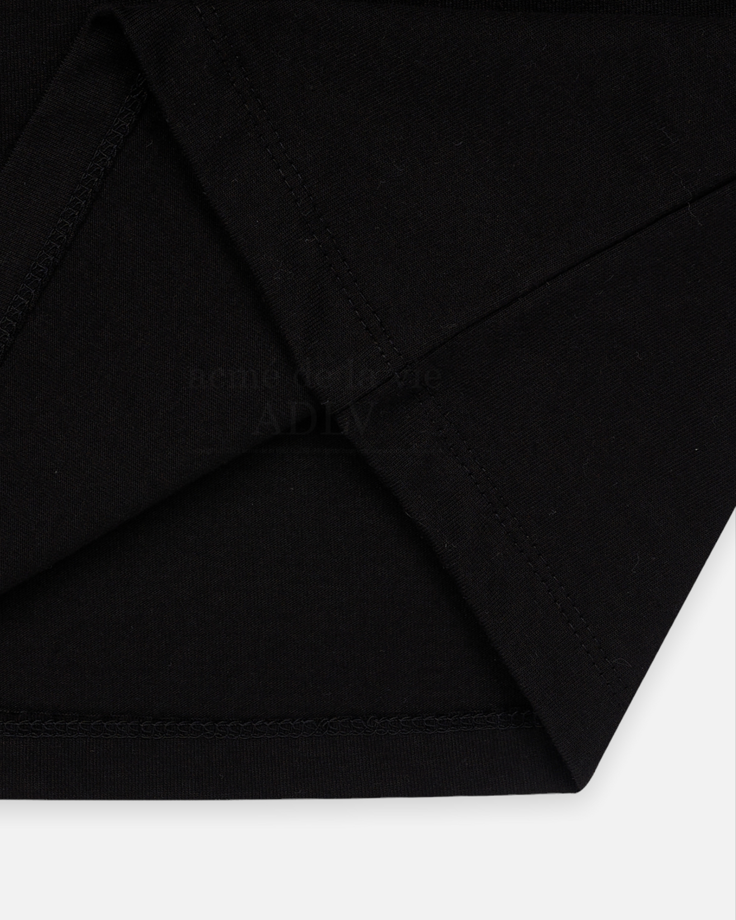 ADLV x LISA GREENERY ARTWORK BASIC SHORT SLEEVE T-SHIRT (BLACK)