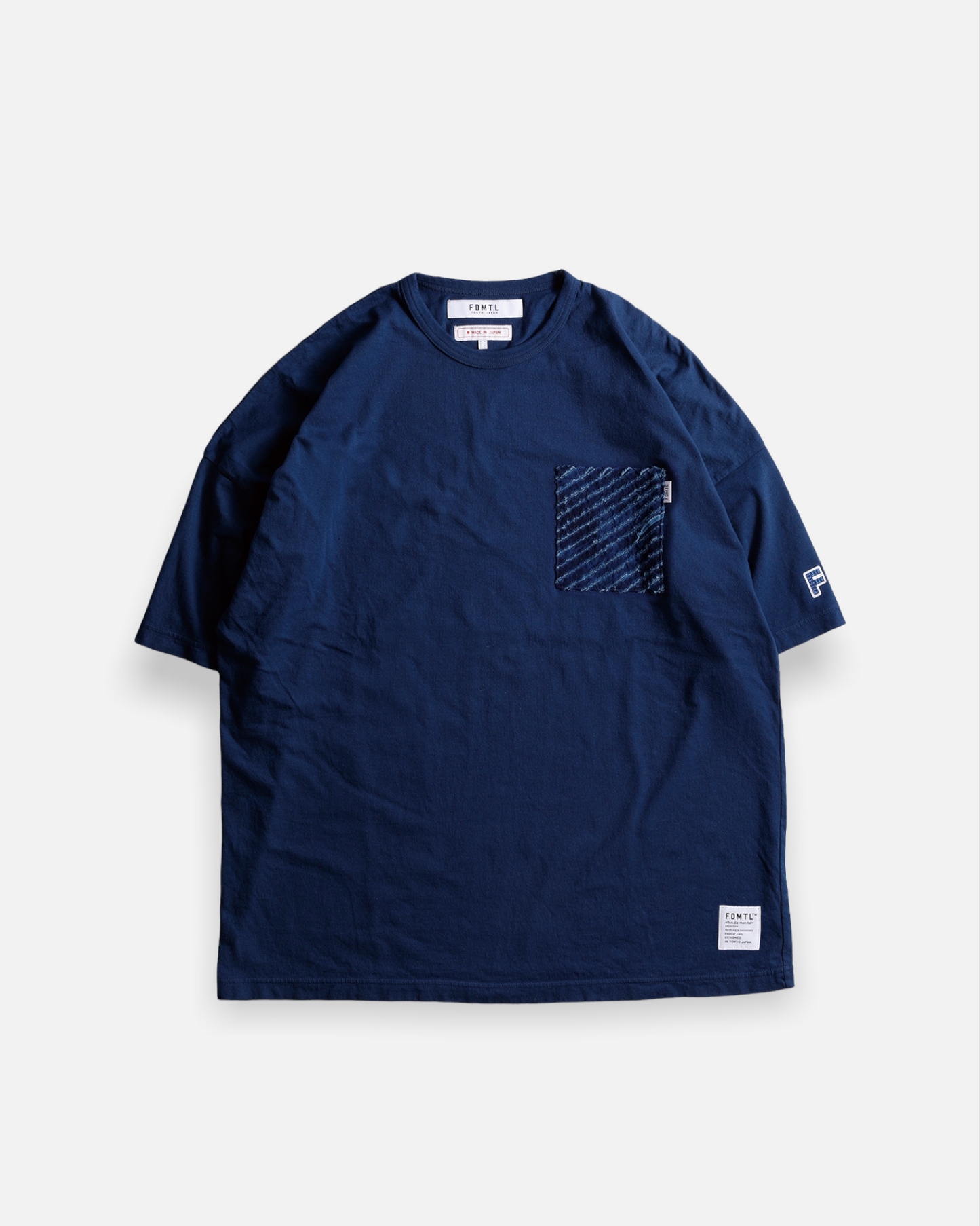 PATCH POCKET INDIGO WIDE TEE (INDIGO)