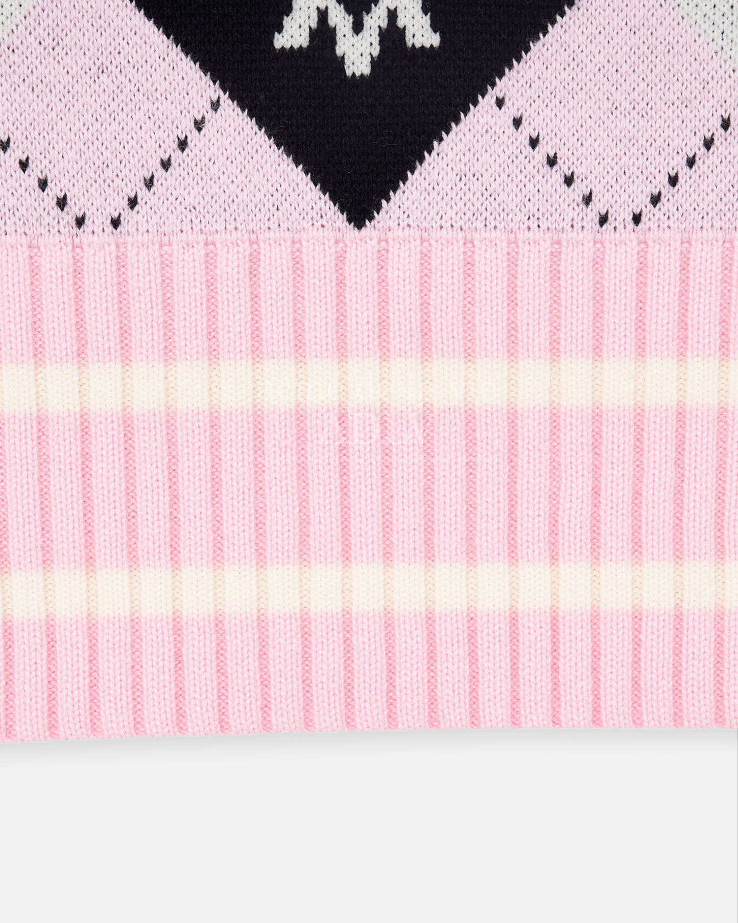 ADLV x LISA A LOGO PATTERN ARGYLE KINT VEST (PINK)