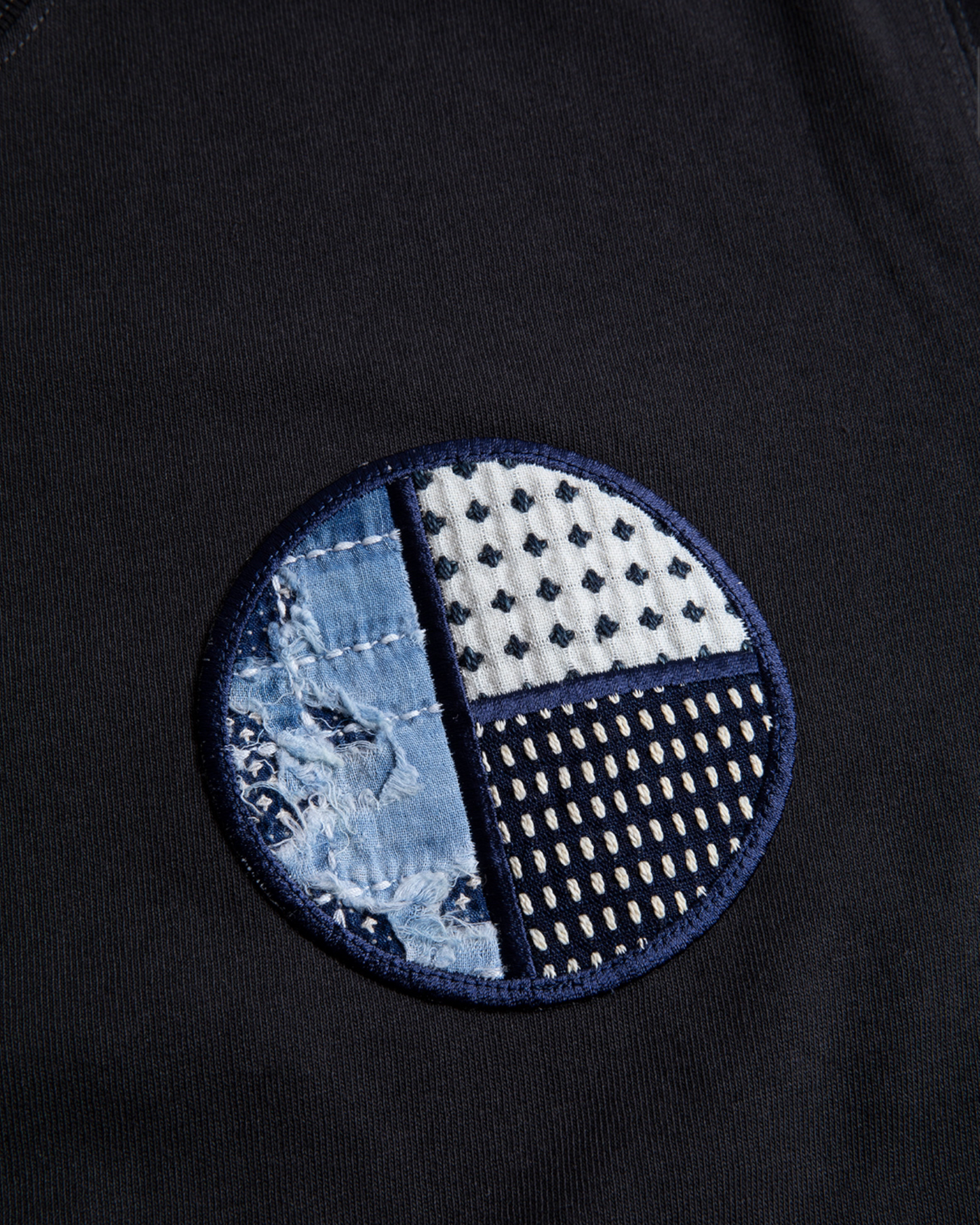 CIRCLE PATCH TEE (SUMI)